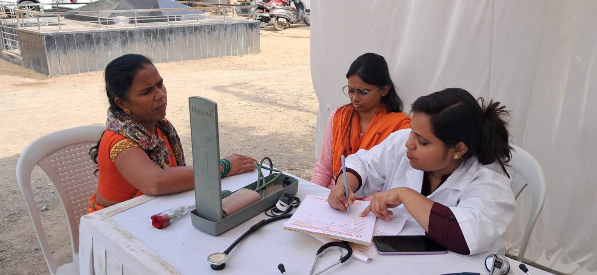 मोफत आरोग्य तपासणी शिबिराच्या माध्यमातून सामाजिक कार्य पिसादेवी छत्रपती संभाजीनगर